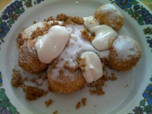 túrógombóc tejföllel