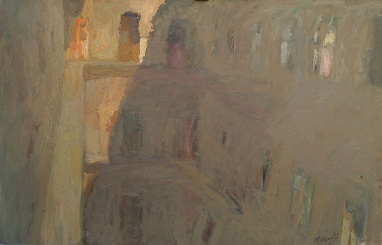 Körfolyosók poros nyári fények