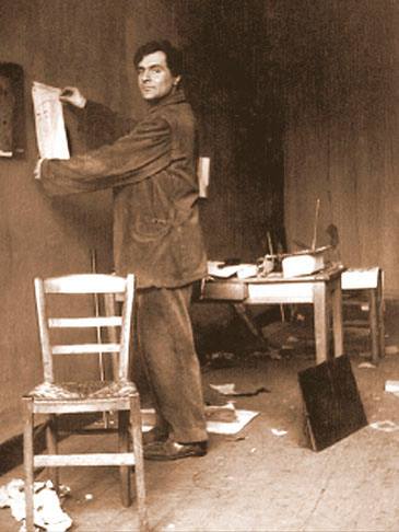 Amedeo Modigliani in his atelier - Paris ca. 1915 - photo by Paul Guillaume_2