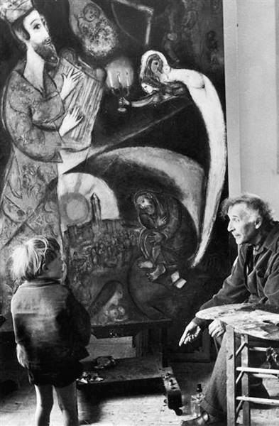 Marc Chagall with a child against King David - photo by Felix H. Man
