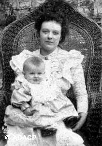 René Magritte with his mother Adeline Magritte ca. 1899