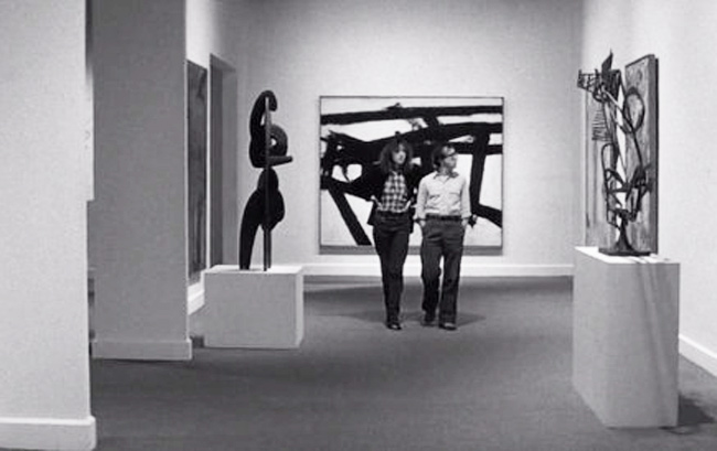Woody Allen and Diane Kaeton at Whitney Museum NY in movie Manhatten 1979
