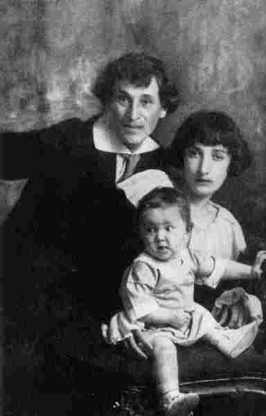 Marc Chagall with his wife Bella and daughter Ida, 1917